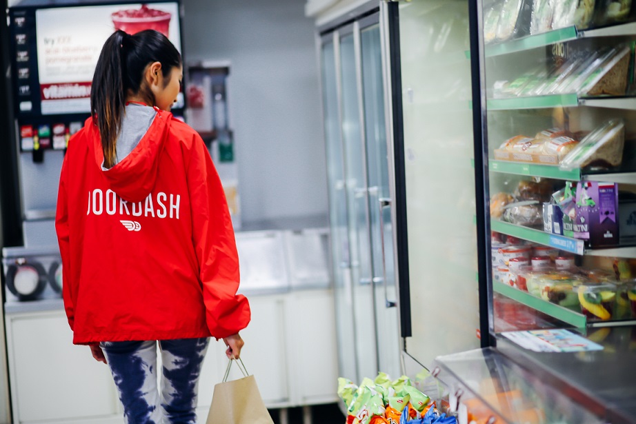 7‑Eleven launches an on-demand delivery service with tech start-up DoorDash to offer a broad assortment of products in Manhattan, Los Angeles and Chicago. More than 200 7‑Eleven stores are currently participating. 7‑Eleven expects to add more stores and markets in the coming months.