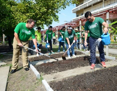 Thailand: Starbucks volunteers joined 500 middle and high school students for the Youth Skill Development and Food Sustainability Project 