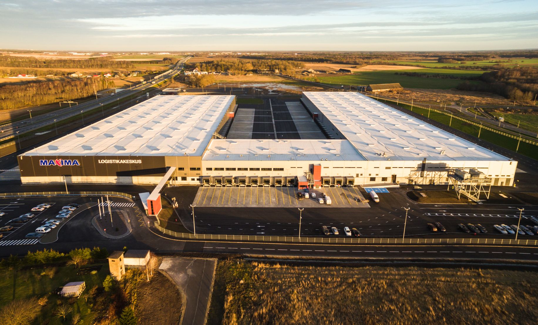 Maxima Grupė starts operations at the biggest and up-to-date logistics centre in Estonia