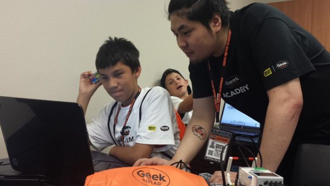 Best Buy’s Geek Squad Academy summer camp visits tribal nation as part of the federal government’s ConnectHome initiative 