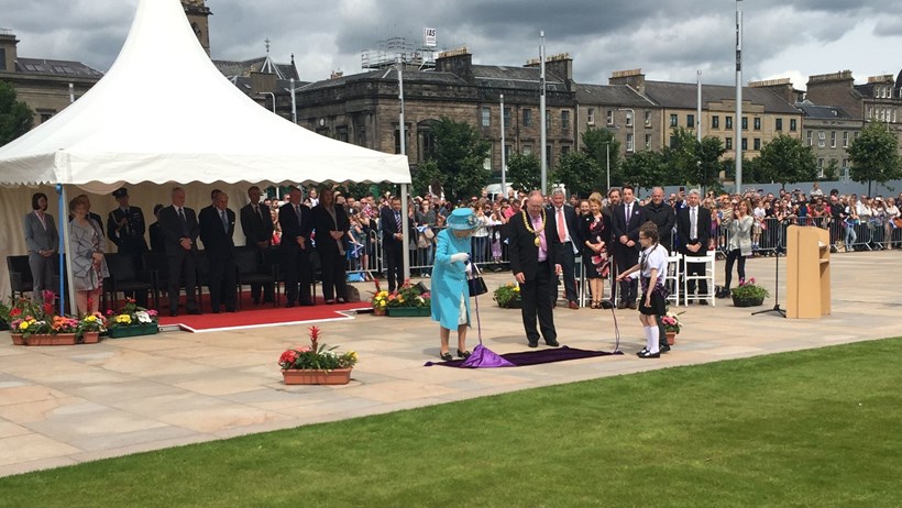 Her Majesty the Queen officially opens Slessor Gardens — a beneficiary of Tesco’s Bags of Help funding in Scotland  