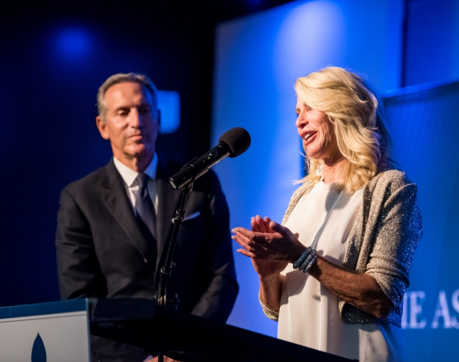 Howard and Sheri Schultz honored with the Aspen Institute’s 2016 Public Service Award 