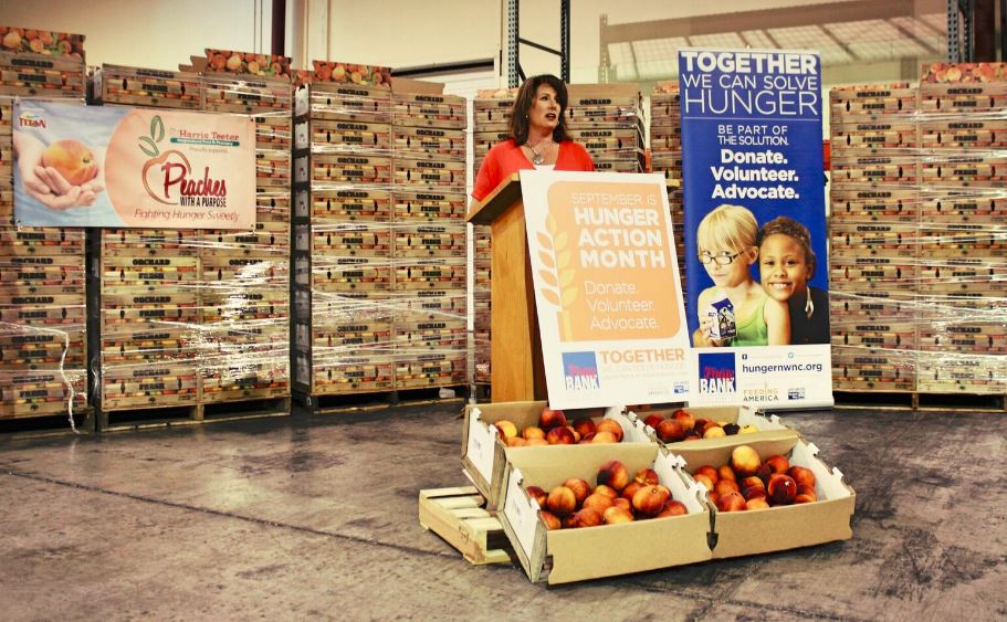 Harris Teeter kicks-off Hunger Action Month with Titan Farms’ fourth annual Peaches with a Purpose program