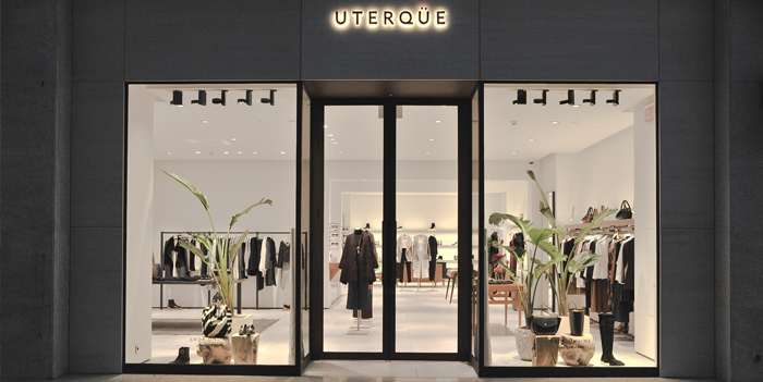 Uterqüe unveiled its new store image inspired by the Mid-Century Modern movement of the 1950s